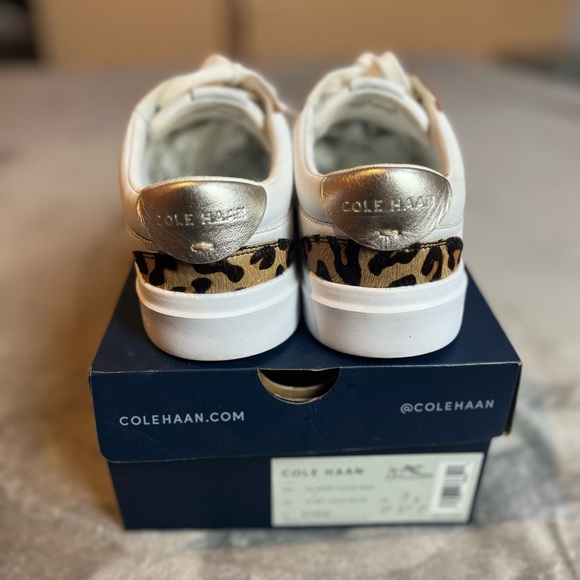 Cole Haan Woman’s Sneakers size 7B - Picture 4 of 5